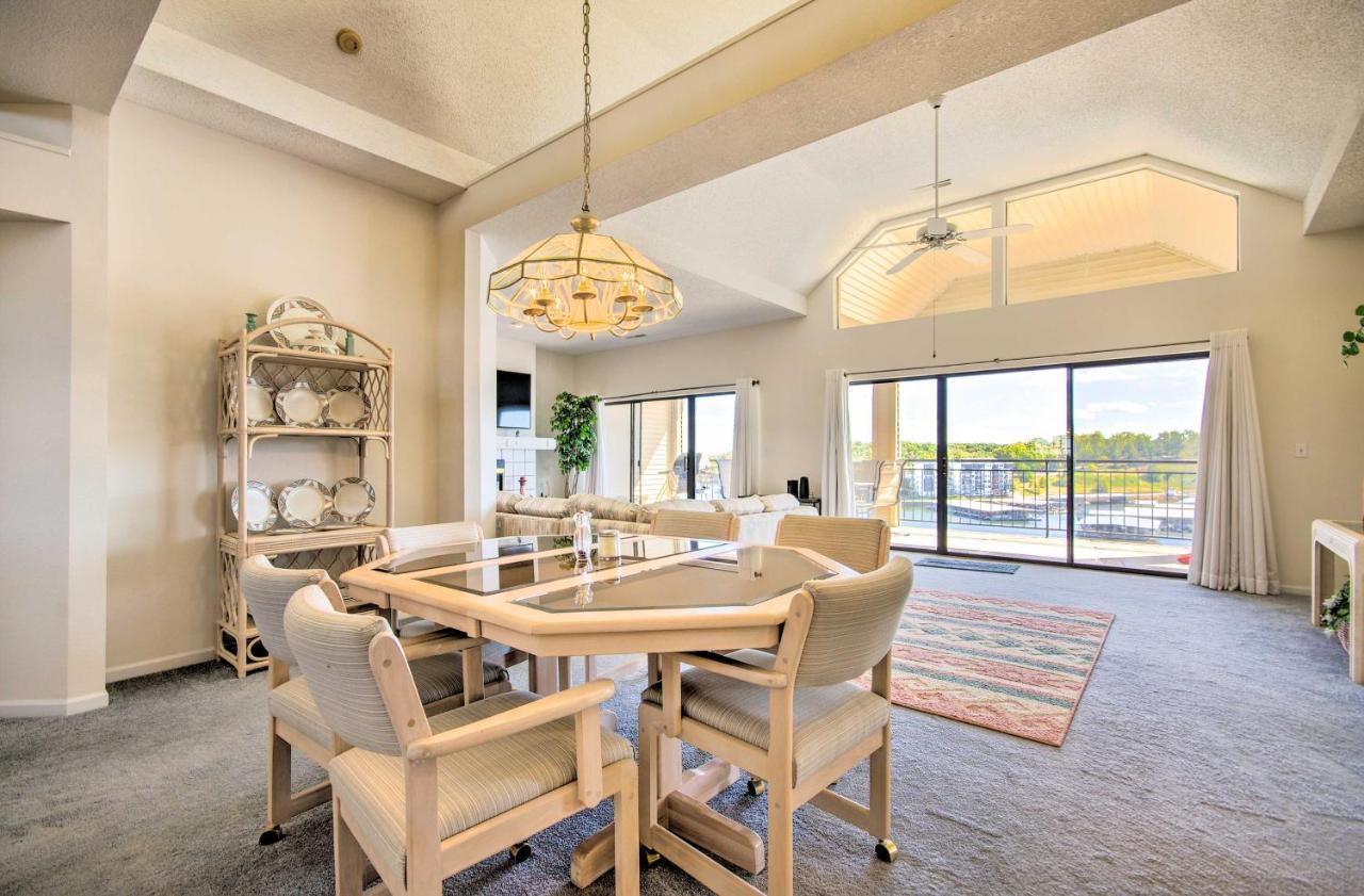 Bright Waterfront Condo With Resort Amenities! Lake Ozark Exterior photo