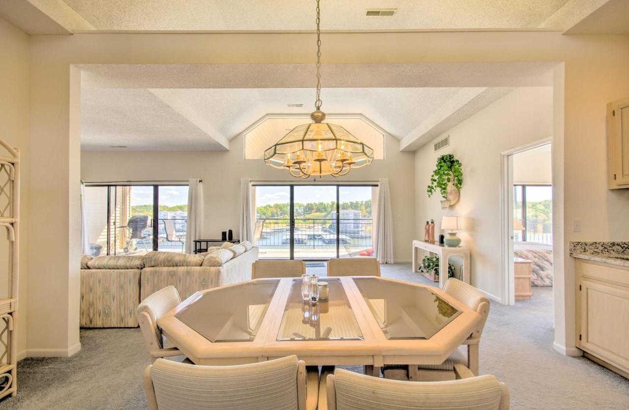 Bright Waterfront Condo With Resort Amenities! Lake Ozark Exterior photo