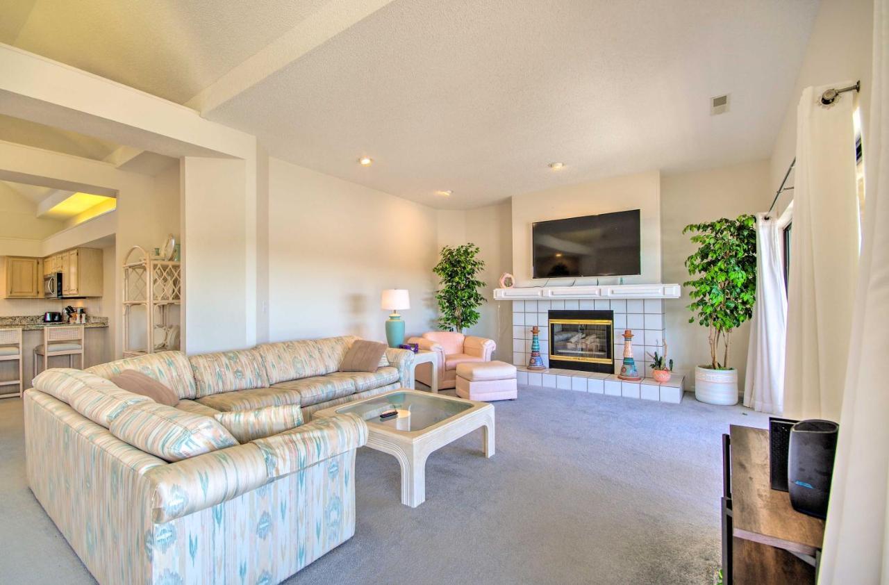 Bright Waterfront Condo With Resort Amenities! Lake Ozark Exterior photo