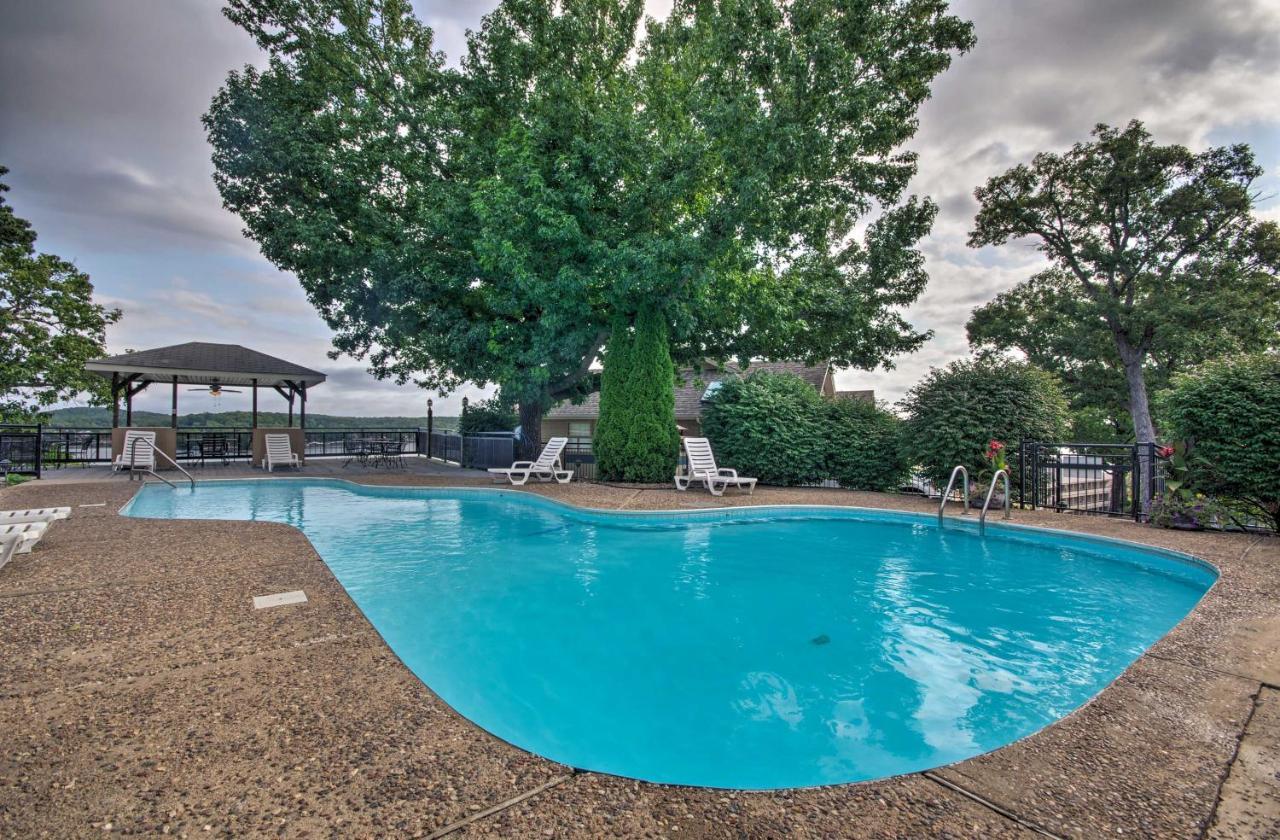 Bright Waterfront Condo With Resort Amenities! Lake Ozark Exterior photo